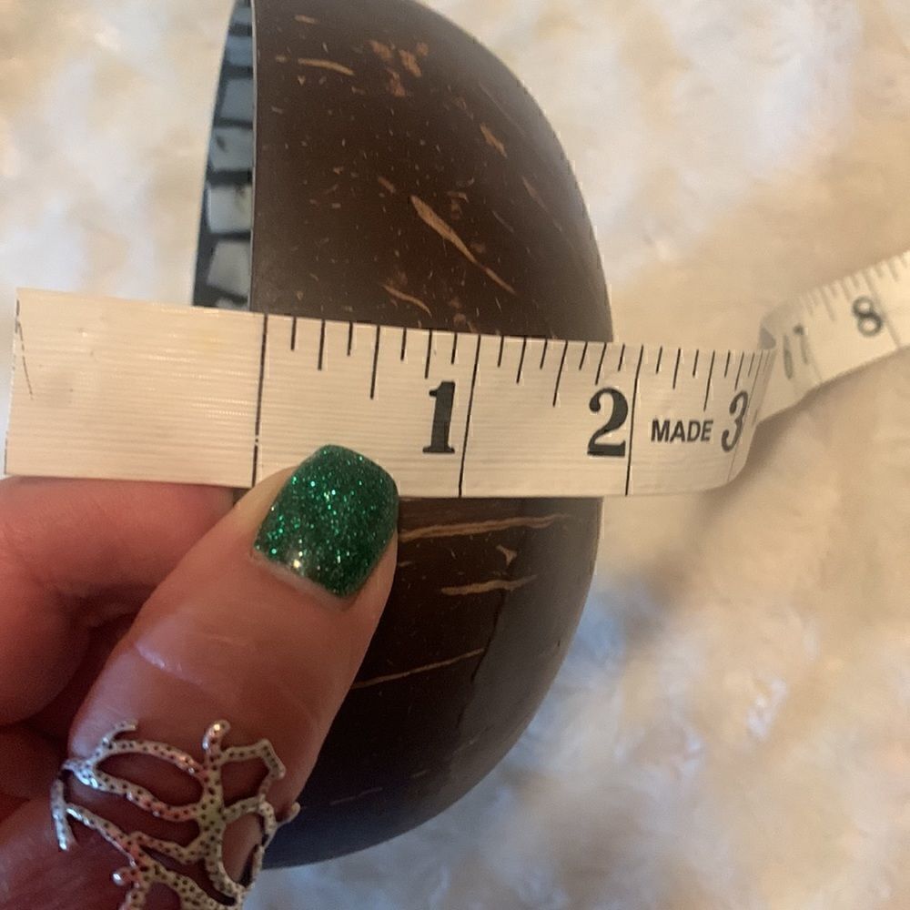 Bowl Hand Crafted Sea Shell and Coconut Shell - Picture 6 of 6